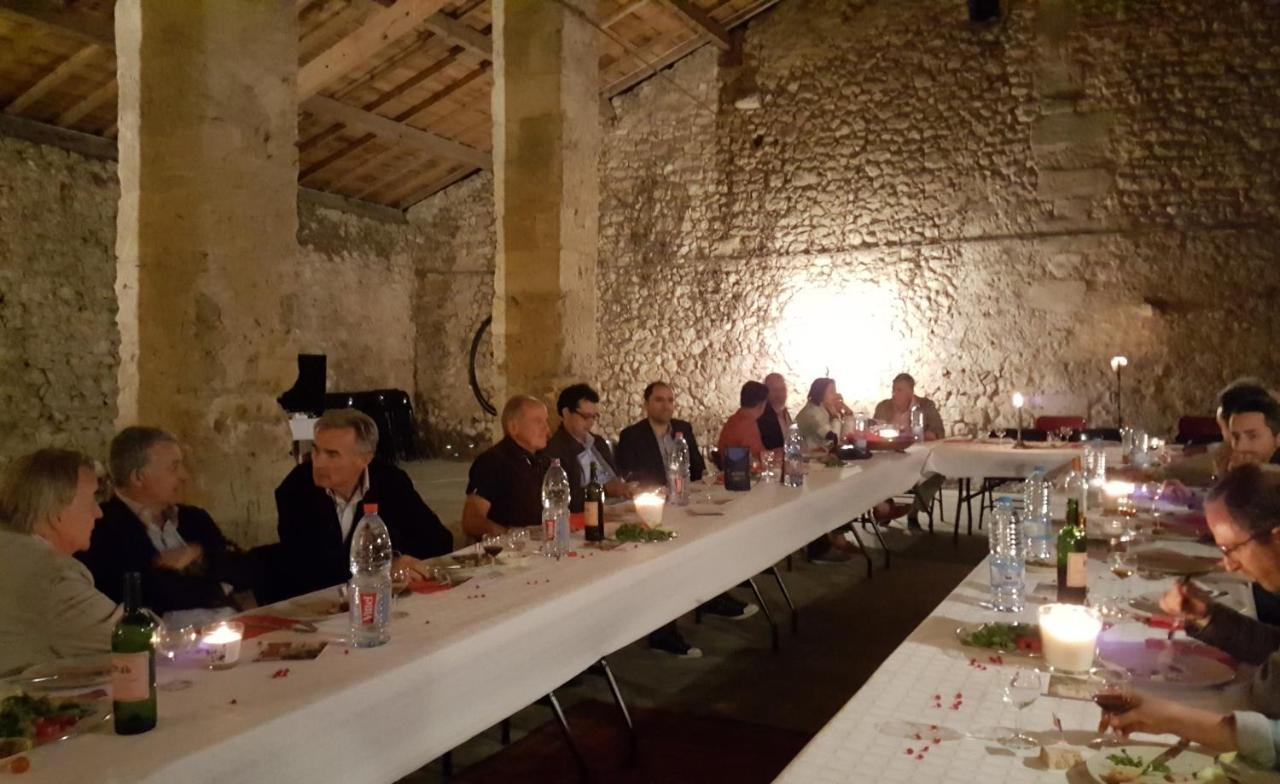 Chateau Le Truch Montussan Esterno foto